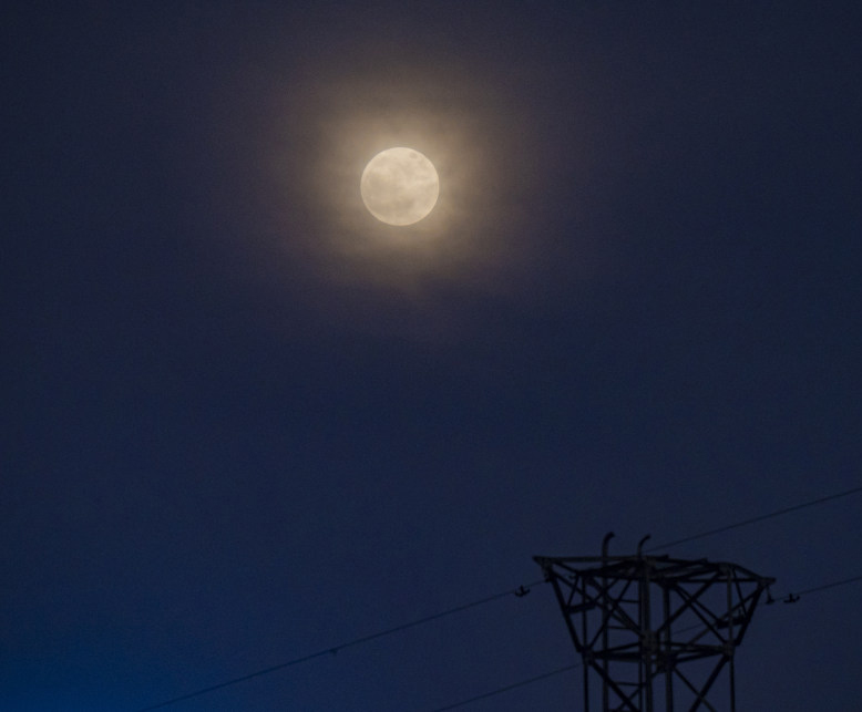 O superlună uluitoare a apărut peste yongcheng
