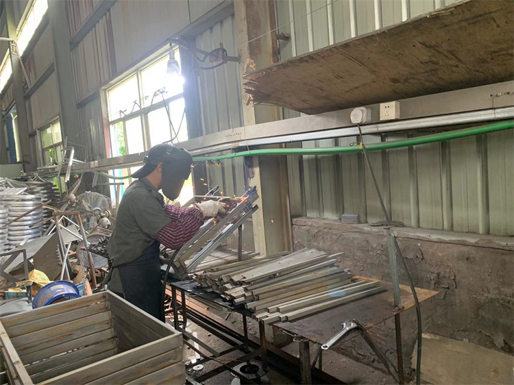 Proces de producție matur de seturi de mobilier