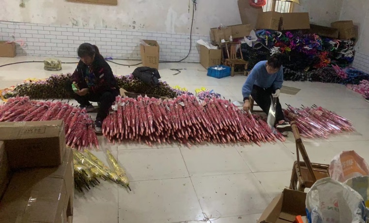 Utilizarea logisticii pentru transportul comenzilor umbrelă către clienții din Hong Kong