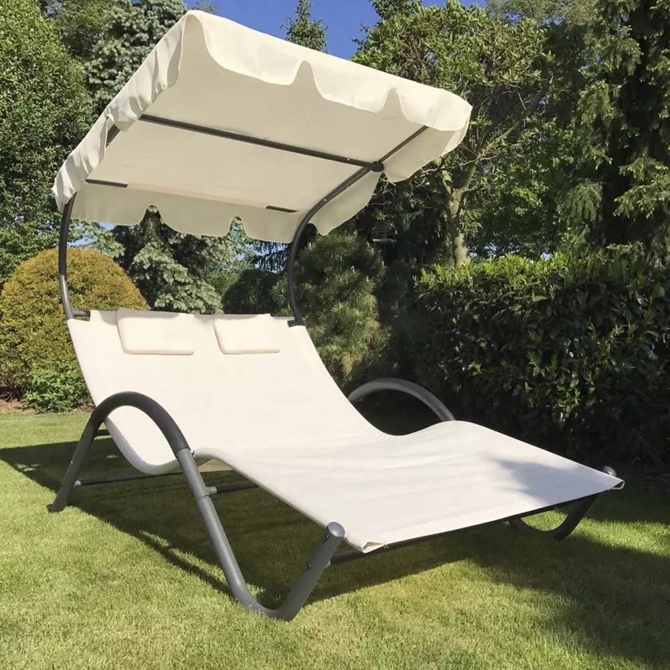 Cât de departe este mobilarea casei în aer liber din epoca consumului în masă?