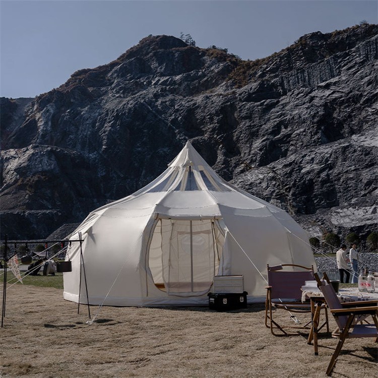 Ce avantaje aduce cortul clopot de pânză YMOUTDOOR pentru afacerile cu glamping?